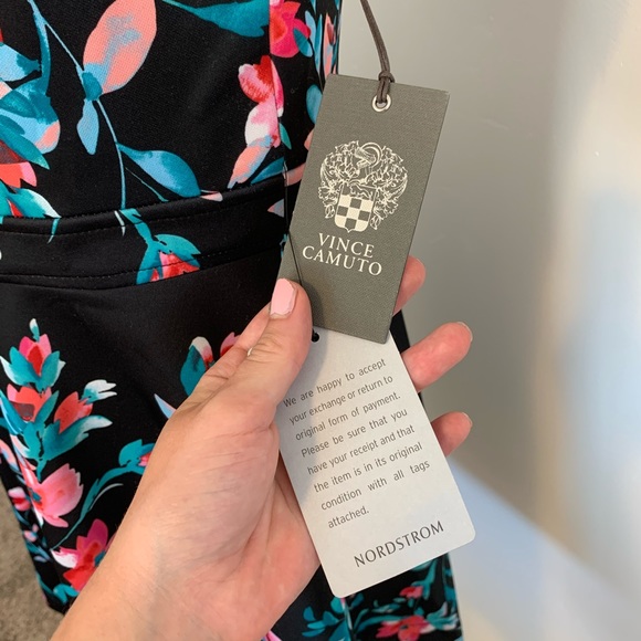 NWT Vince Camuto black floral dress - Picture 4 of 6